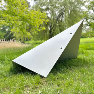 EINFALT | &COPY; 2024 Aluminiumblech lackiert | 220 x 140 x 120 cm 